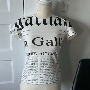 Galliano Women's Monochrome Text Print Tee
